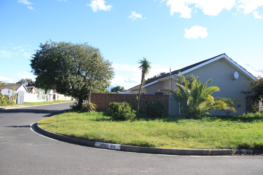 3 Bedroom Property for Sale in Erica Township Western Cape